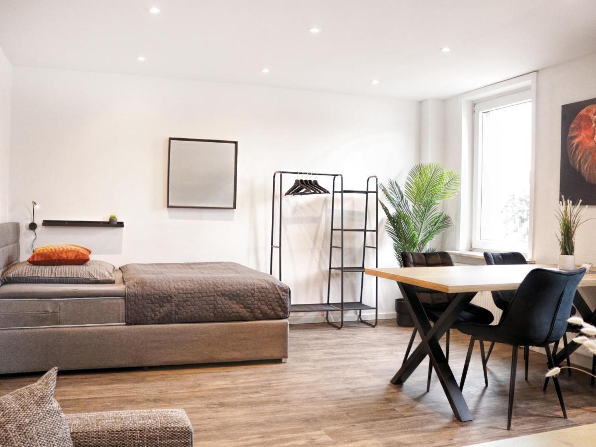 Lightplace • Groessere Gruppen • 4 Einzelzimmer • Boxspring • Smart Tv • Biergarten • Restaurant Braunschweig Buitenkant foto