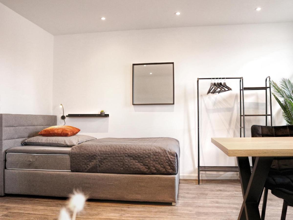 Lightplace • Groessere Gruppen • 4 Einzelzimmer • Boxspring • Smart Tv • Biergarten • Restaurant Braunschweig Buitenkant foto