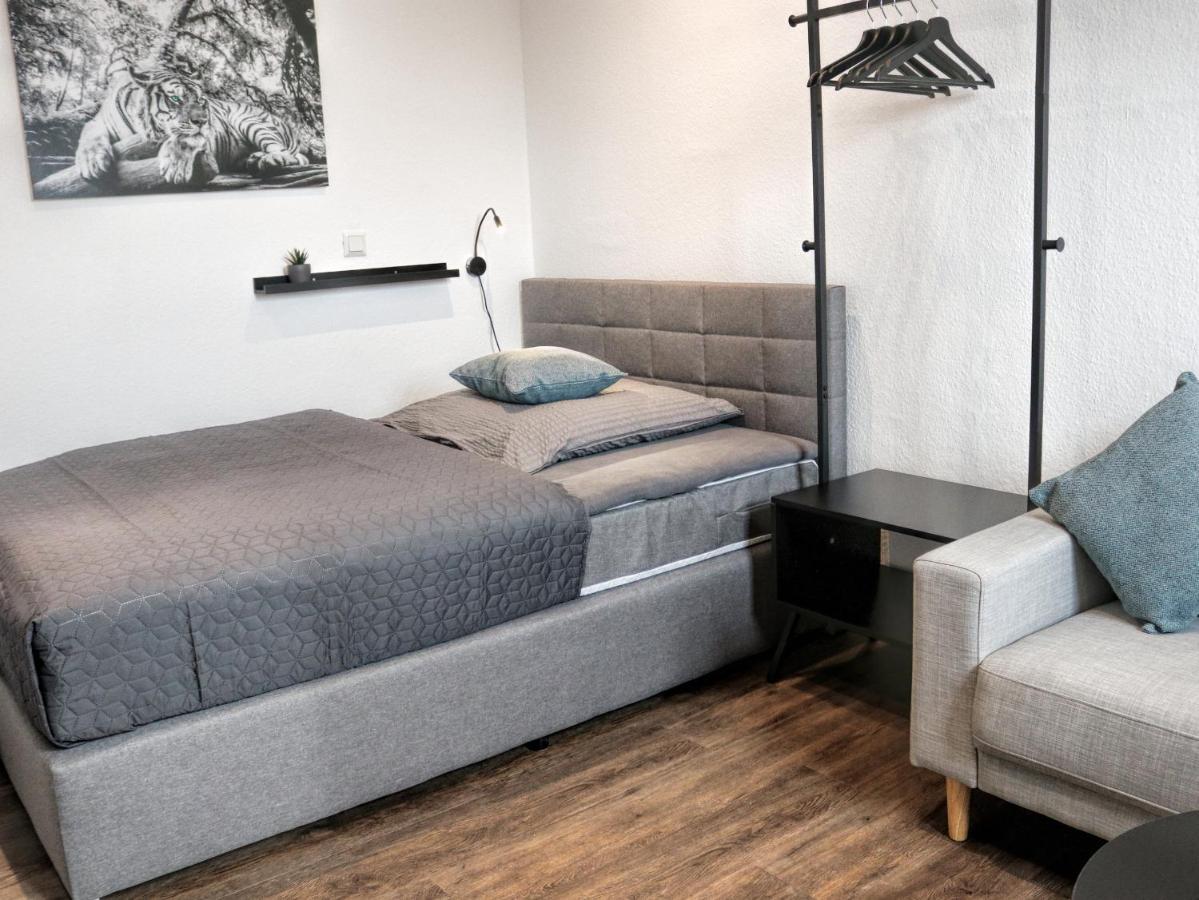 Lightplace • Groessere Gruppen • 4 Einzelzimmer • Boxspring • Smart Tv • Biergarten • Restaurant Braunschweig Buitenkant foto