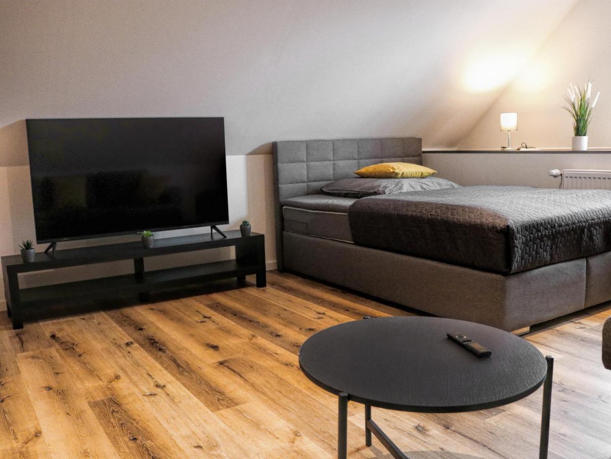Lightplace • Groessere Gruppen • 4 Einzelzimmer • Boxspring • Smart Tv • Biergarten • Restaurant Braunschweig Buitenkant foto