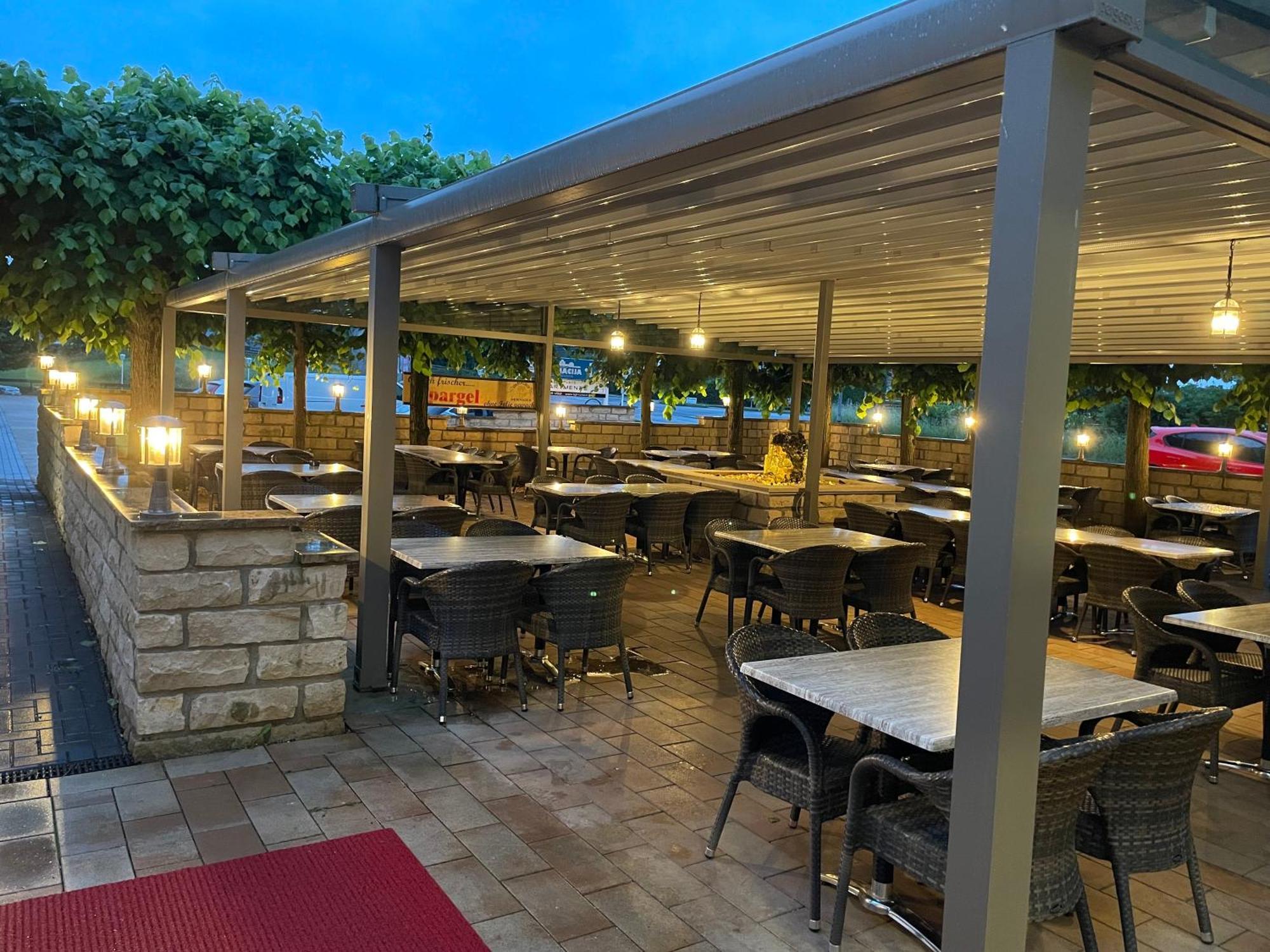 Lightplace • Groessere Gruppen • 4 Einzelzimmer • Boxspring • Smart Tv • Biergarten • Restaurant Braunschweig Buitenkant foto